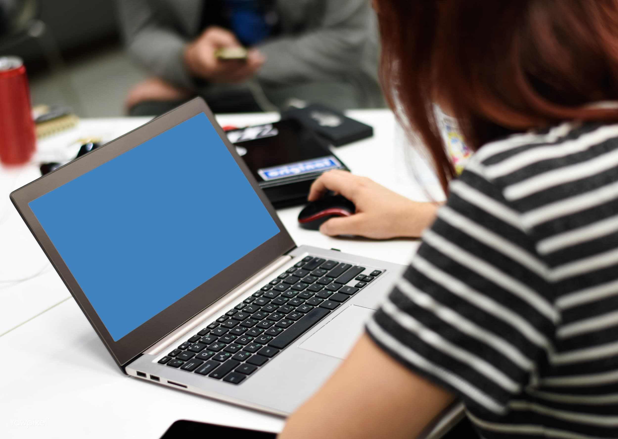 startup business people laptop untuk artikel blog Naufal Prakoso